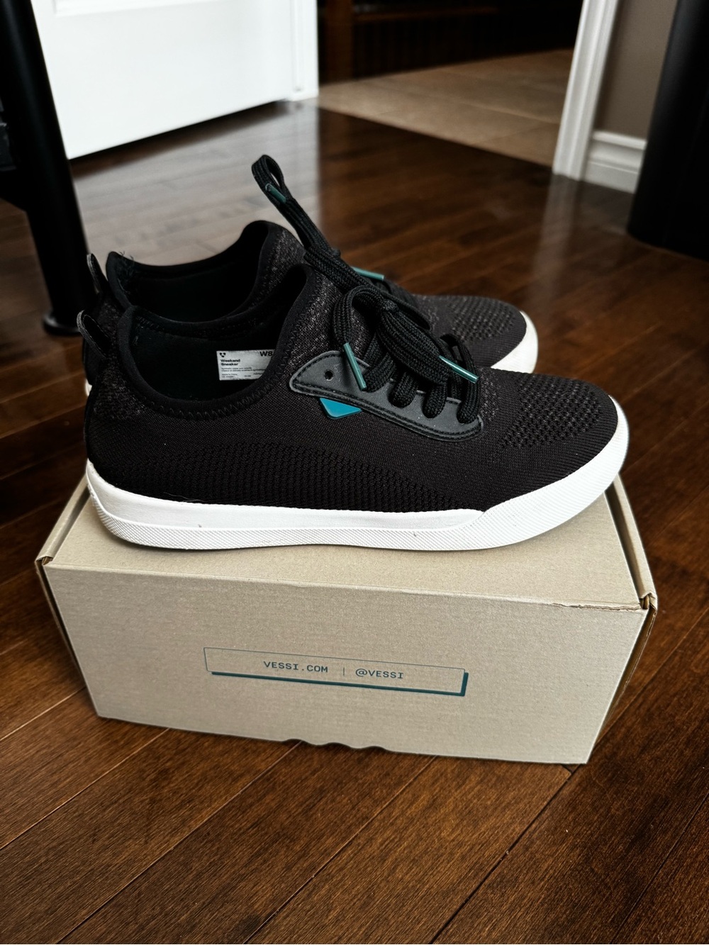 Vessi women’s Adult Weekend waterproof shoes. Asphalt black.